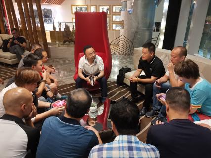 让中国企业家更有眼界——巅峰国际创始人李厚德率领企业家学员游学越南站