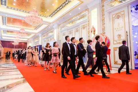 新目标 新辉煌丨巅峰国际2019年会盛典完美落幕！
