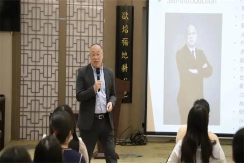 美在形体 赢在心态 | 巅峰国际11月员工培训圆满结束